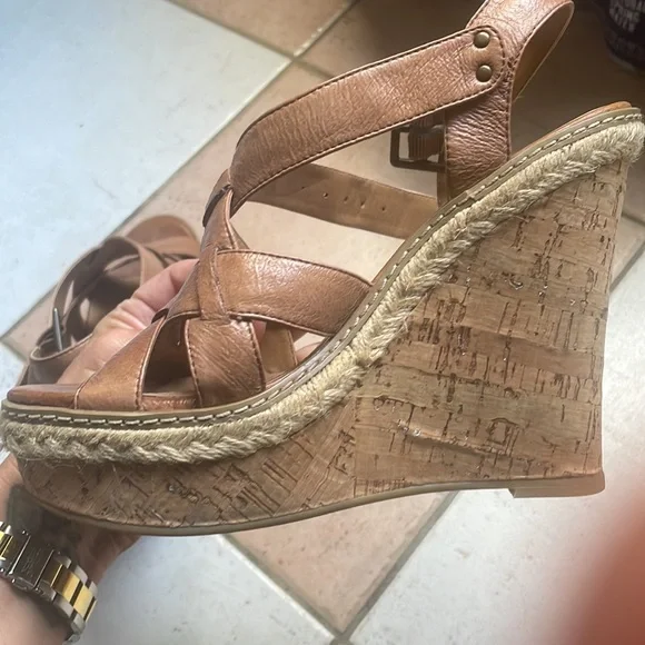 Steve Madden camel wedges - Picture 5 of 8